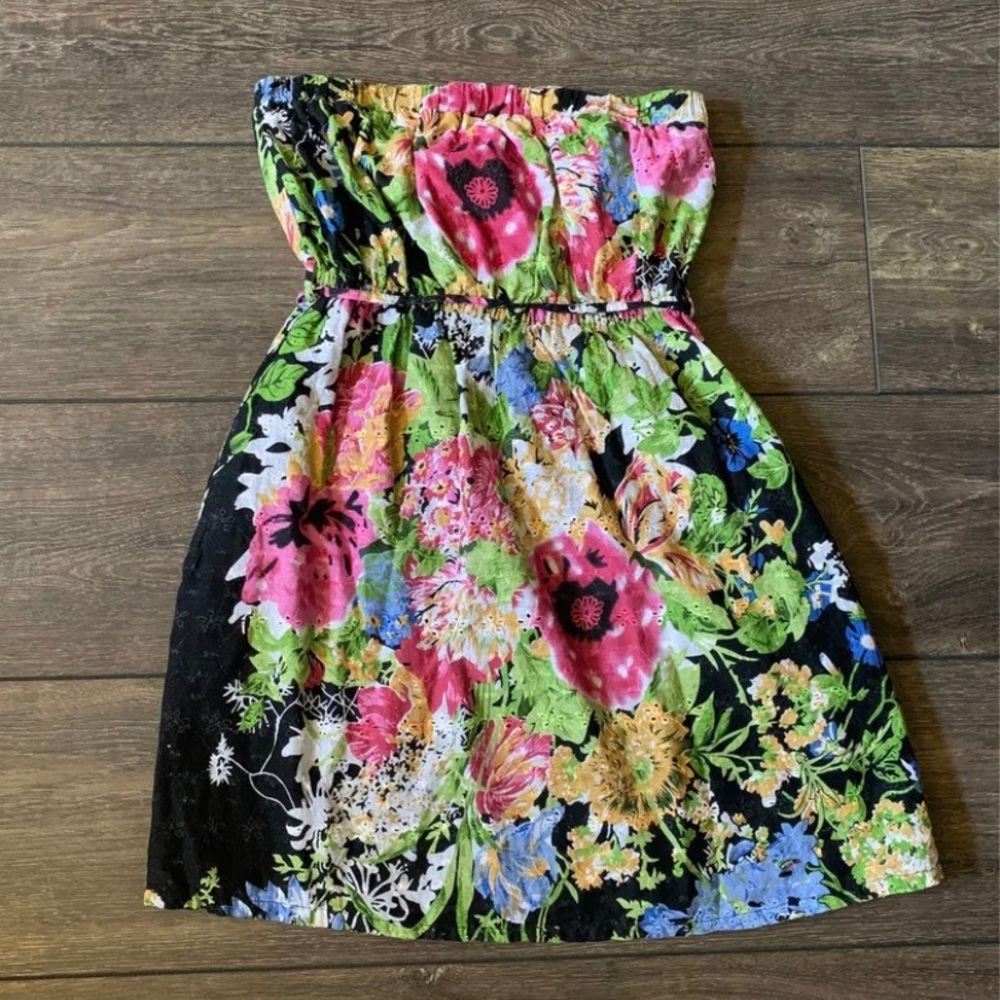 Strapless dress